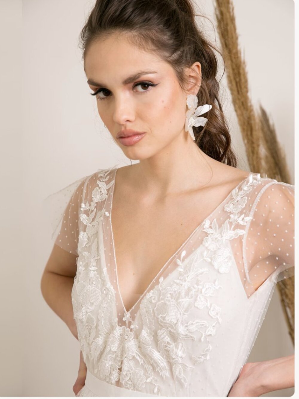 NWT Graceful Boho Flowy White Wedding Dress Embroidery Sz 8